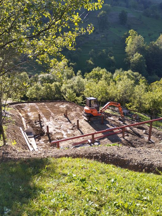 Minixcavator branșamente gaze, apă, curent electric, funda