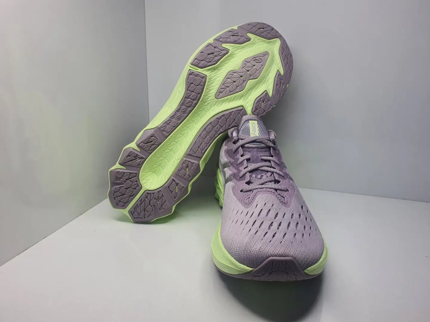 Маратонки Asics Nova Blast 2

Чисто нови с кутия.

Размер 44.5