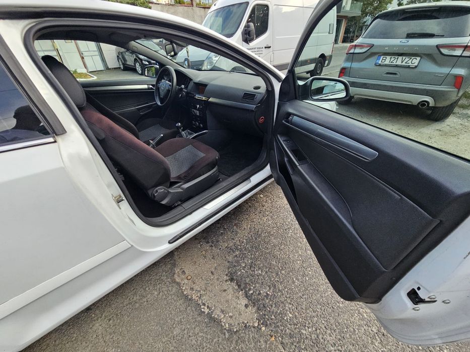 Vand Opel Astra H Cosmo - echipare top