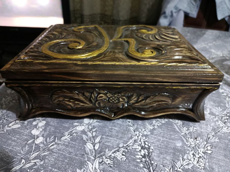 Продам мастерскую работу шкатулка дерево дуб ручная работа