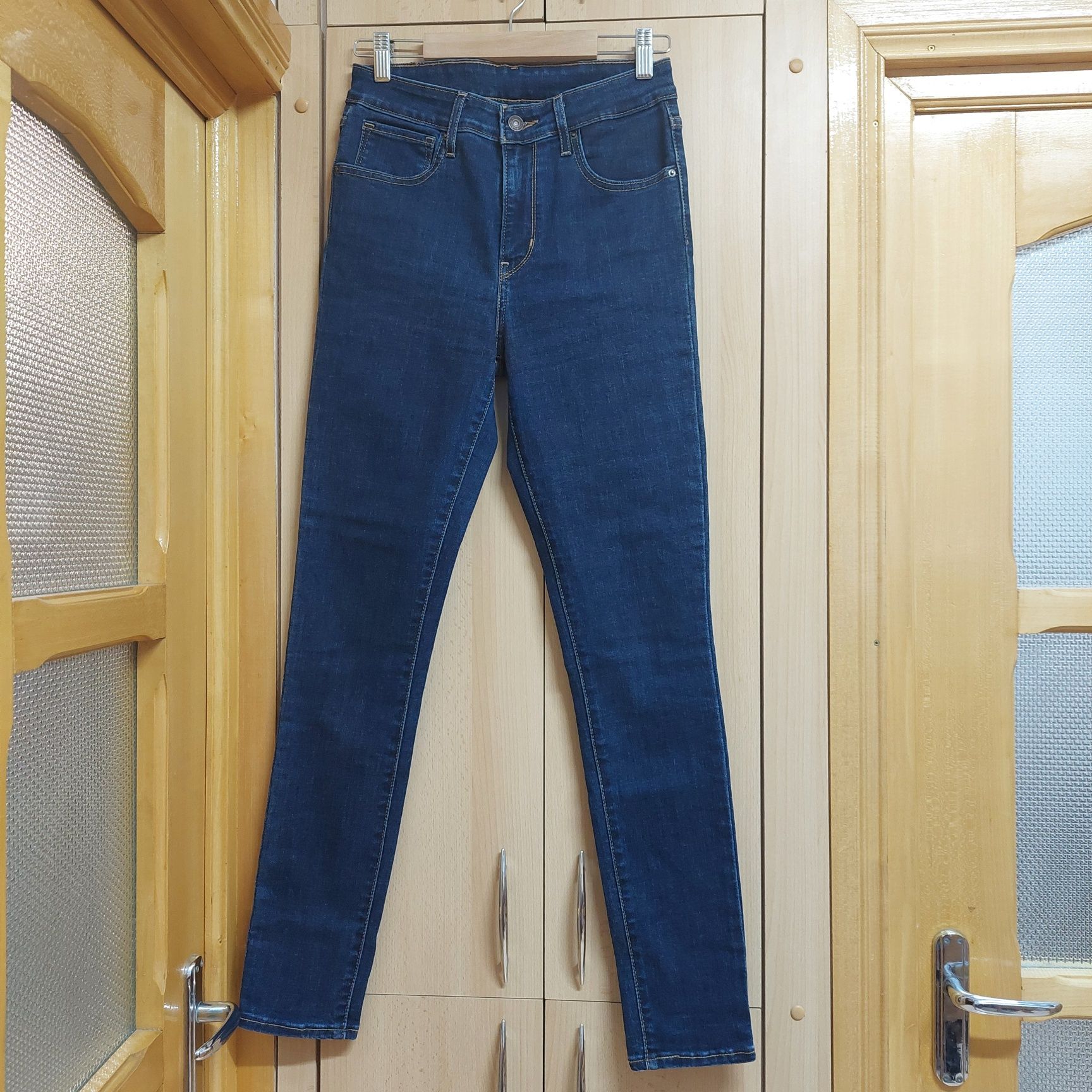 Blugi Levi Strauss impecabili