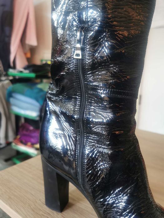 Ботуши, дявола носи PRADA