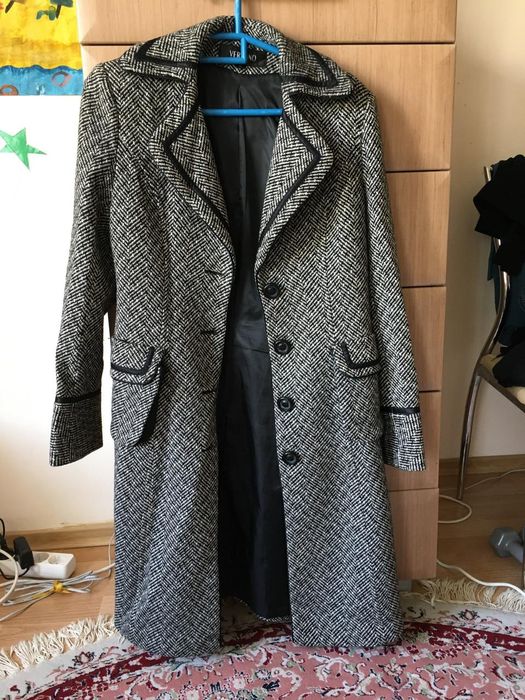 Продаю женское пальто