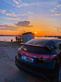 Honda Civic 1.8 поддържан и гледан автомобил + зимни гуми