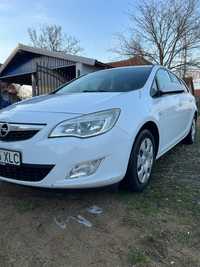 Vând  Opel Astra J