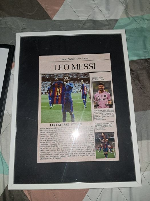 Постери на Роналдо и Меси