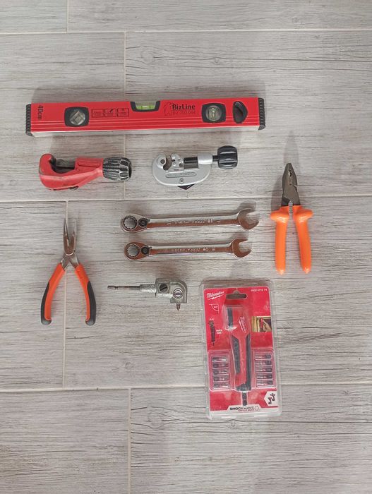 Лот от инструменти Facom, Milwaukee, Bahco, Wurth