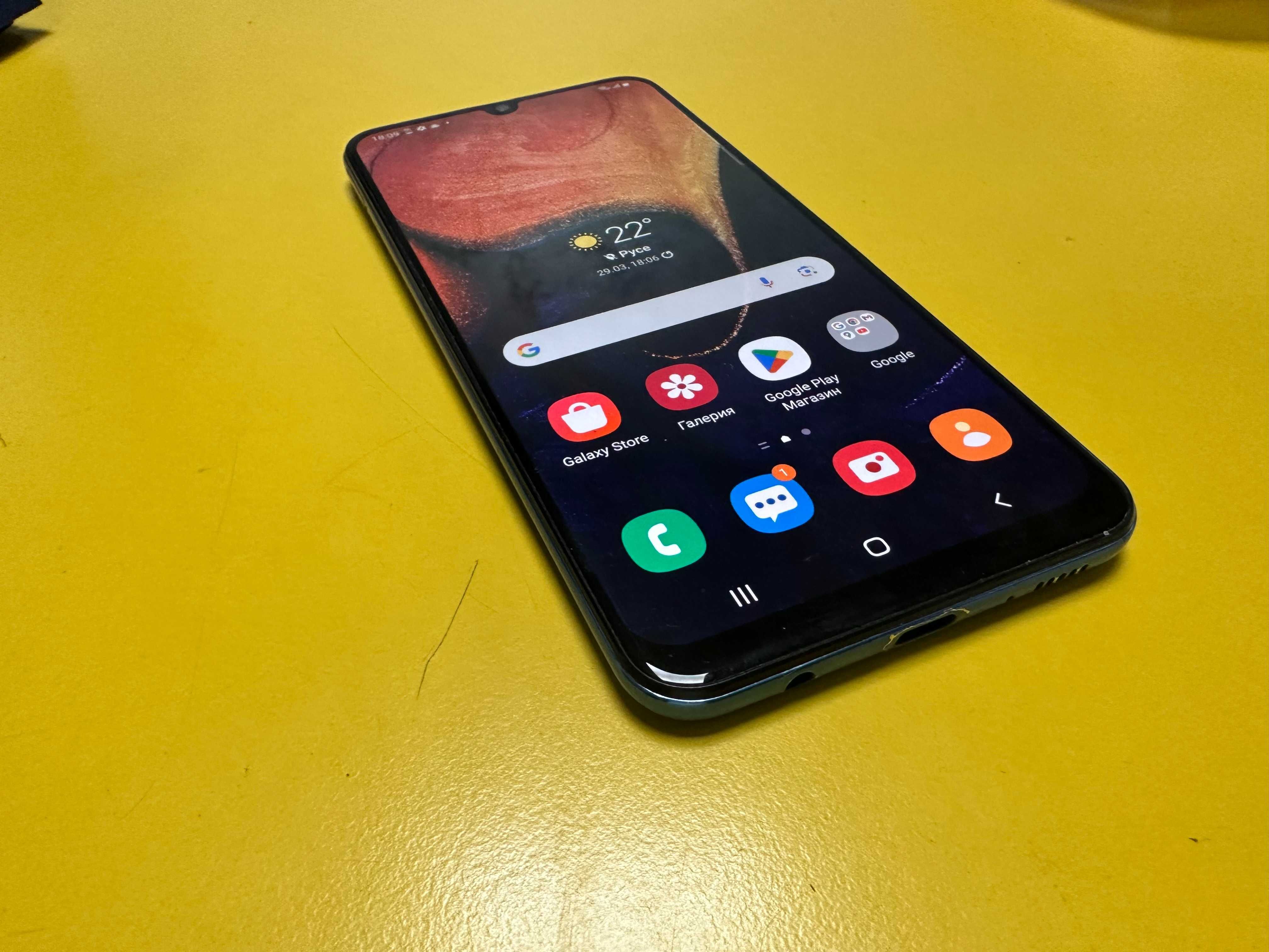 Смартфон Samsung Galaxy A50 128GB 4GB RAM