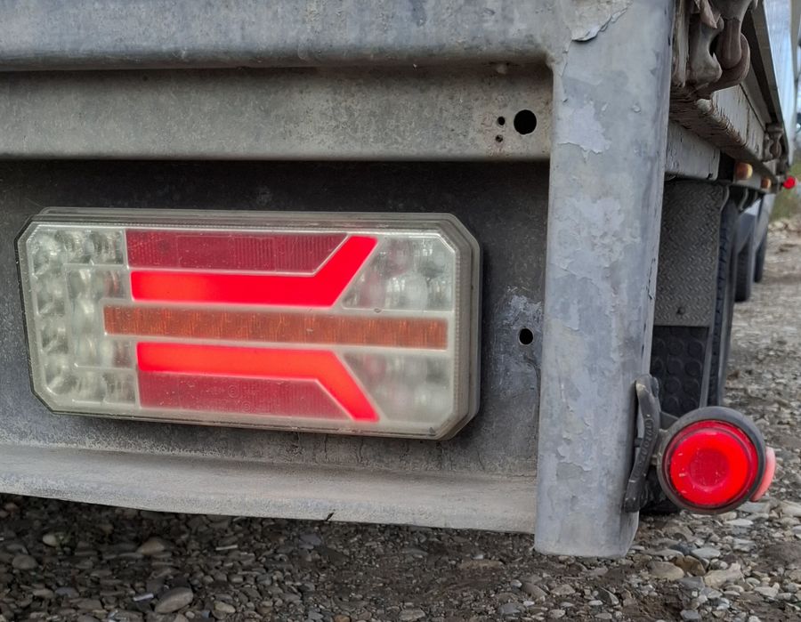 Remorca platforma Eduard 2700 kg an 2017