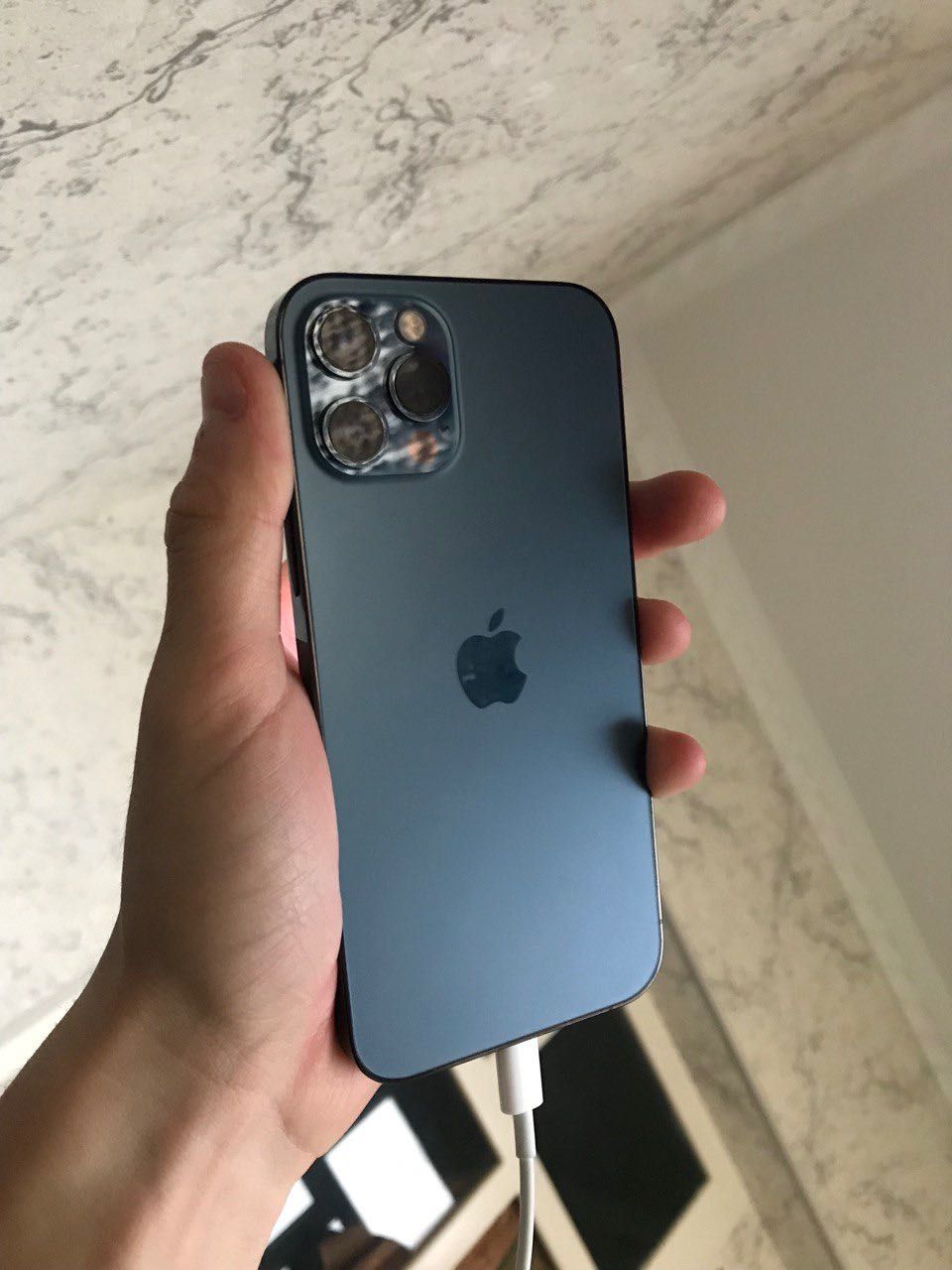 IPhone 12 Pro ___