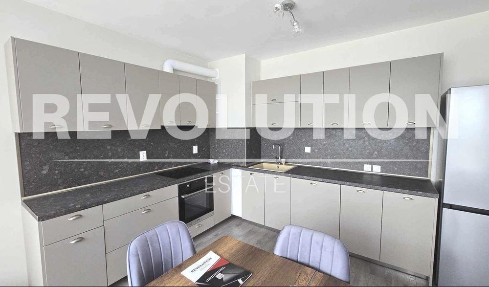 Дава се под наем Четиристаен апартамент в Варна, Трошево - 130 кв.м за 900 € - Снимка #1