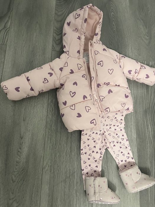 Комплект яке, клин и боти за бебе