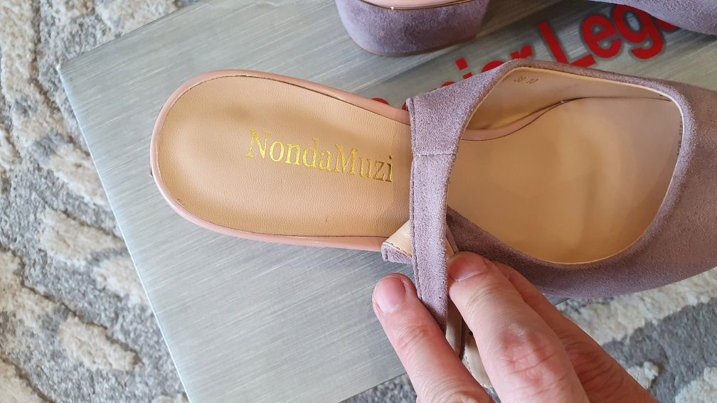 Продаётся женская обувь