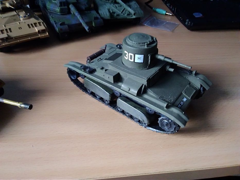 Пластмасови модели на танкове мащаб 1 /43.
