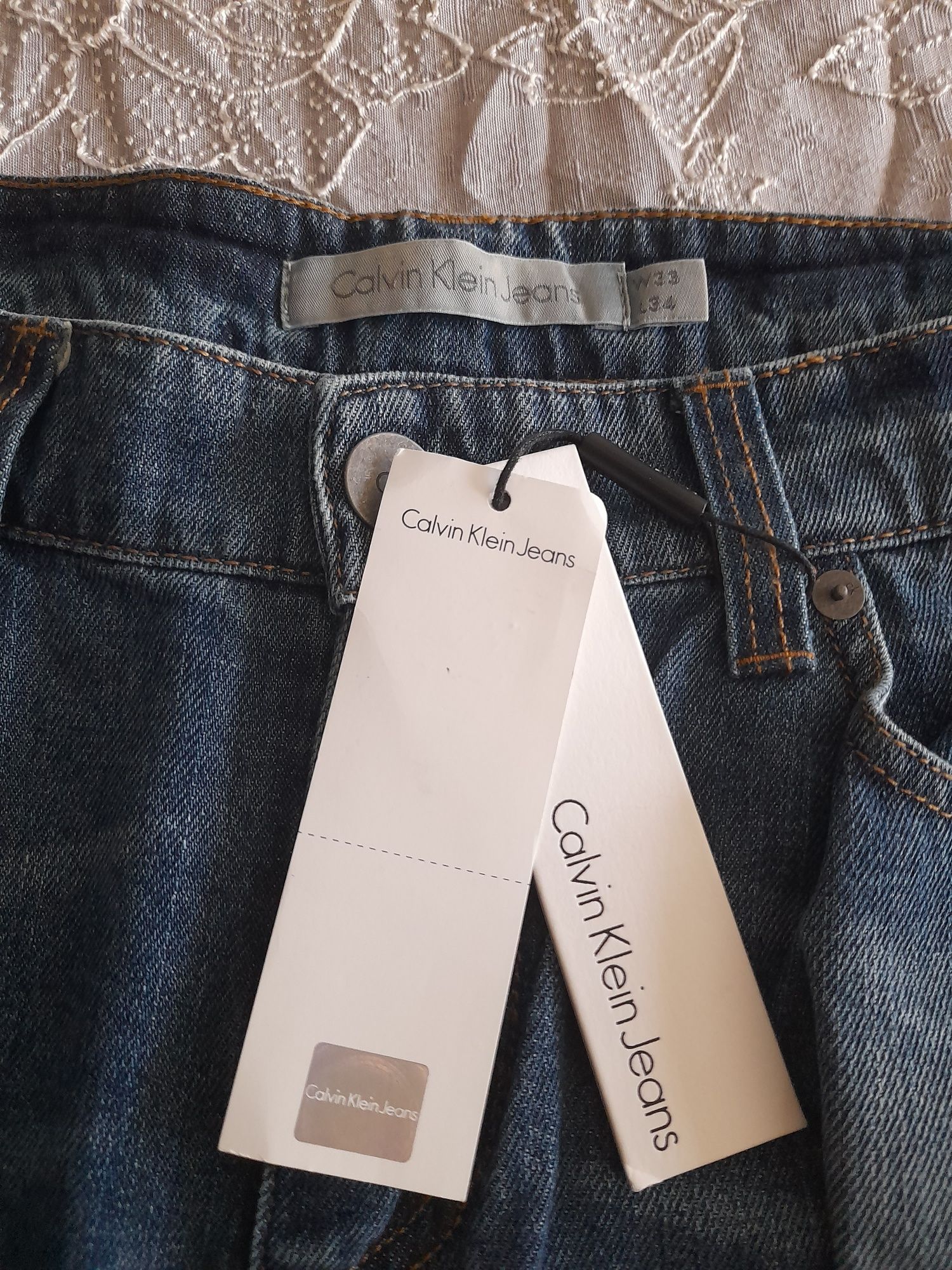 Vand blugi Calvin Klein