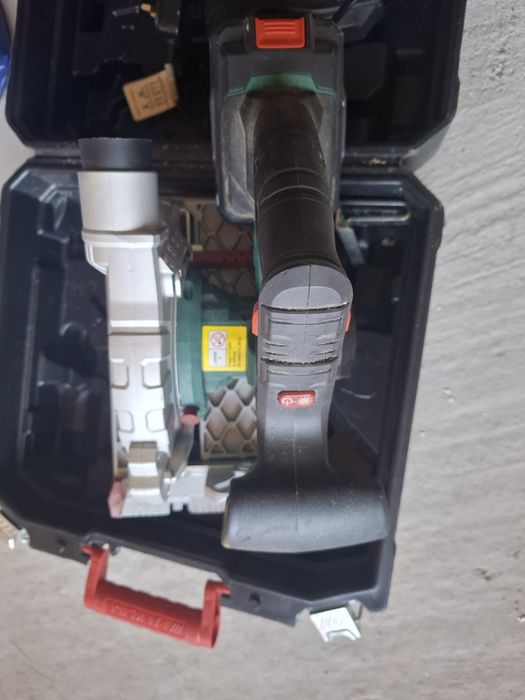 Circular cu acumulator