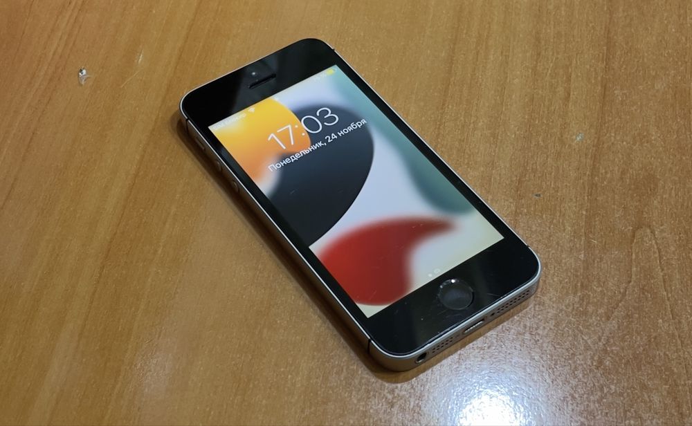 iPhone Se 32GB Scape black