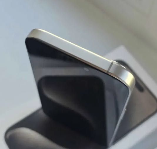 iPhone 15 Pro White (256 GB)