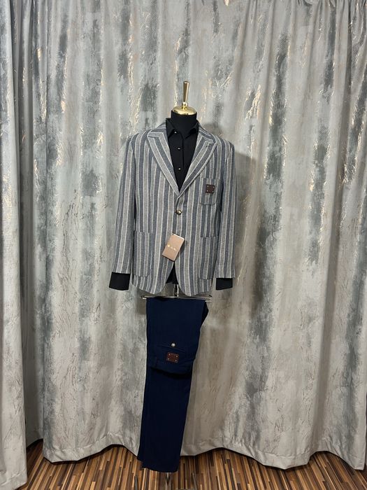 Costum Loro Piana , simplu si elegant