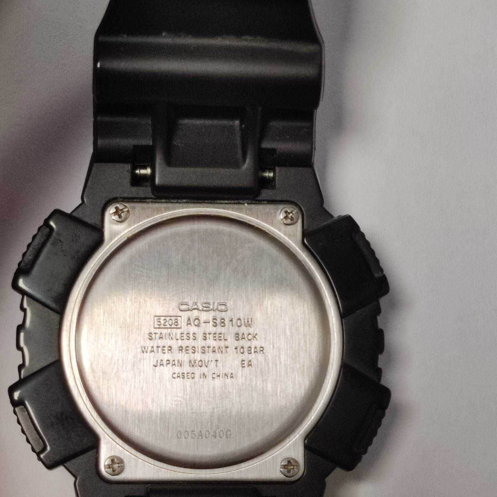 Часовник Casio AQ-S810W