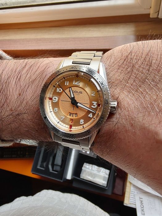 Nodus Sector automatic 150m.