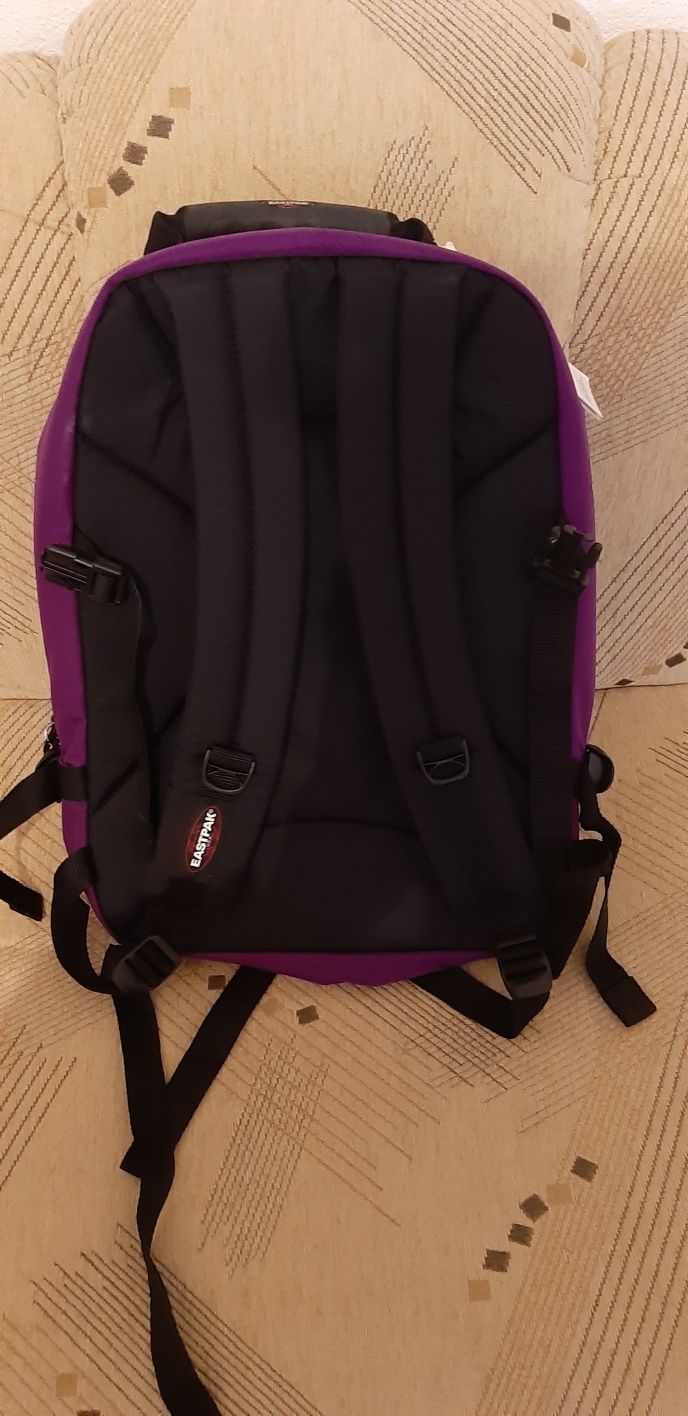 Раница Eastpak, нова, здрава