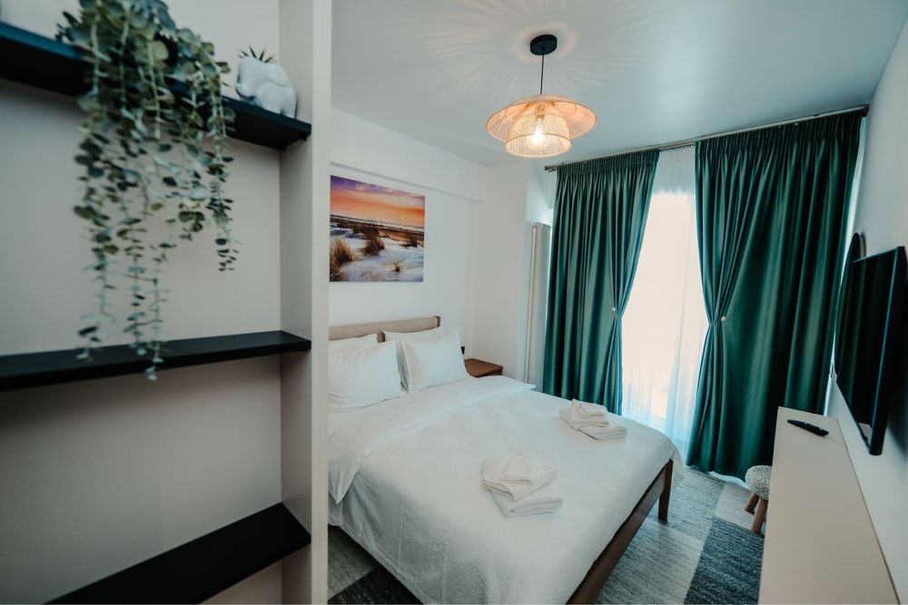 Inchiriez apartament doua camere , Mamaia nord , cu vedere la mare