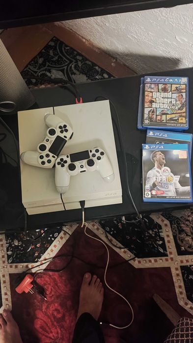 Sony PlayStation 4