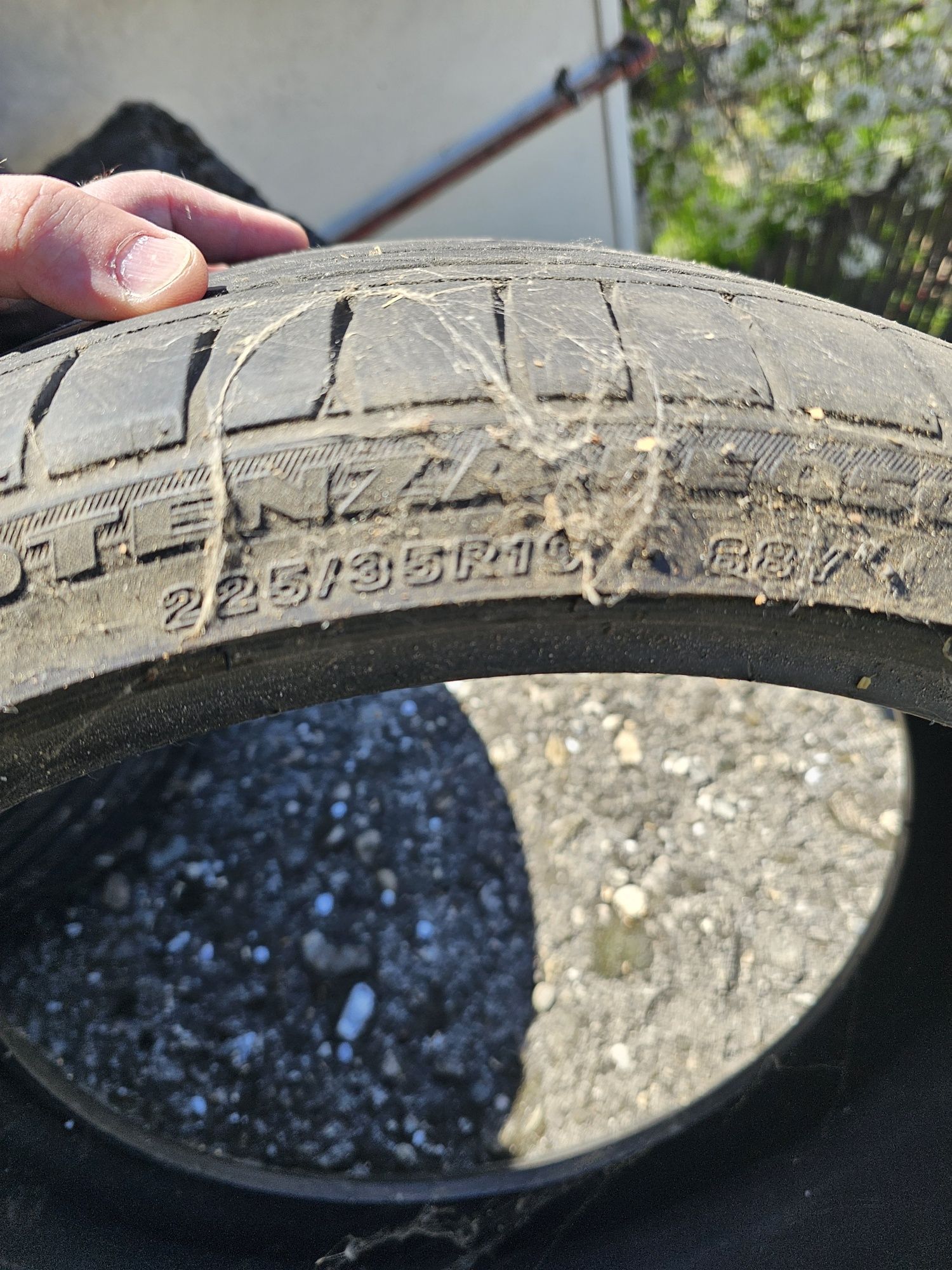 Anvelope Bridgestone 225 40 19 si 225 35 19