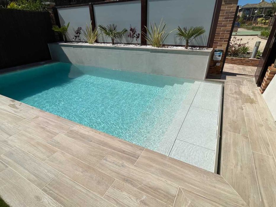 Piscine din beton torcretat cu mozaic si gresie