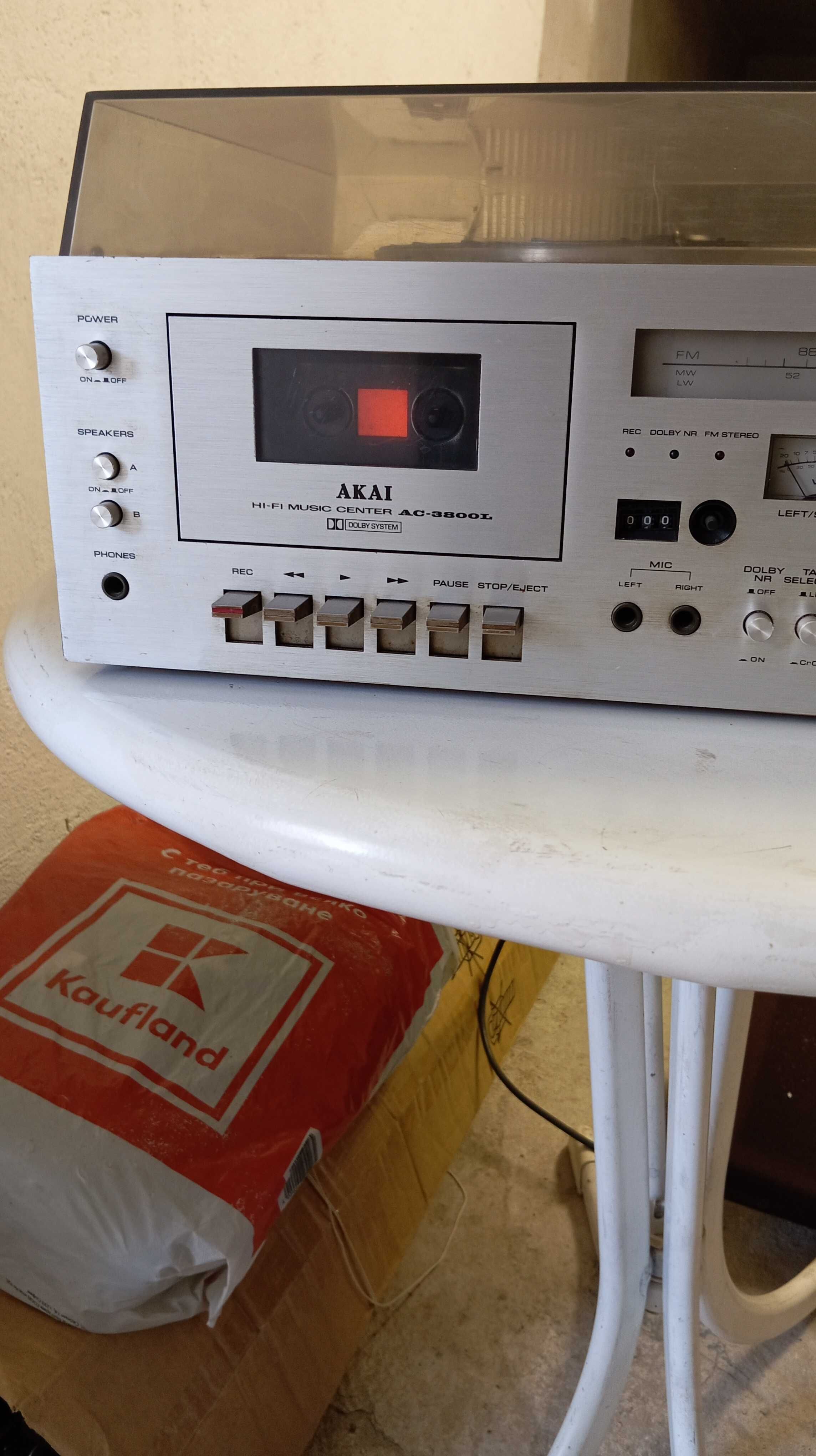 Касетен дек akai