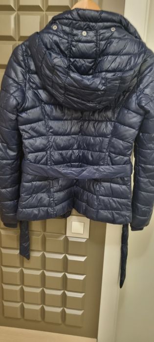 Тъмносиньо яке на Sisley