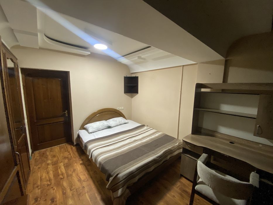 Сдаю свою 1/2 комнатную квартиру на метро Косманавтов Цум