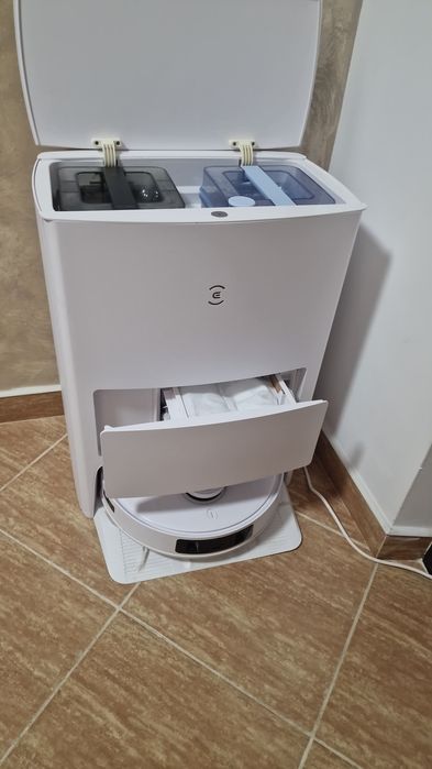 Robot Ecovacs omni