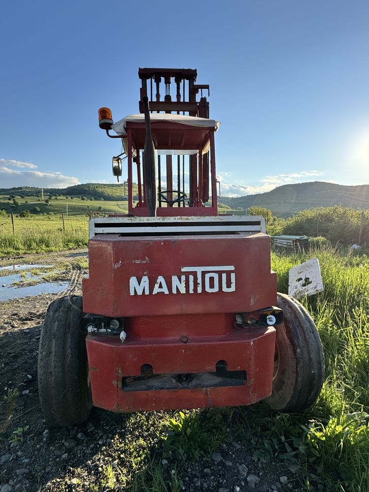 Stivuitor Manitou teren accidentat