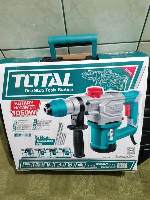 Total bormașina cu percutie