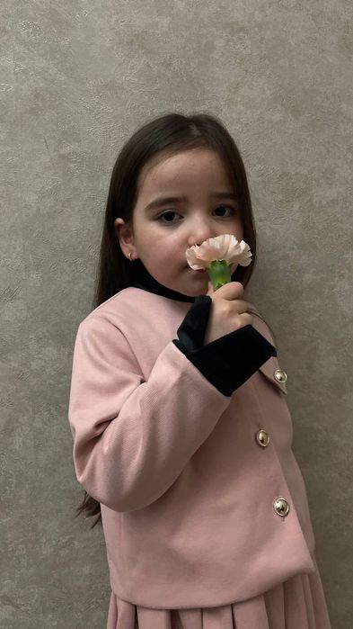 Qazchalar uchun judayam chiroyli kostyum yubkachamiz