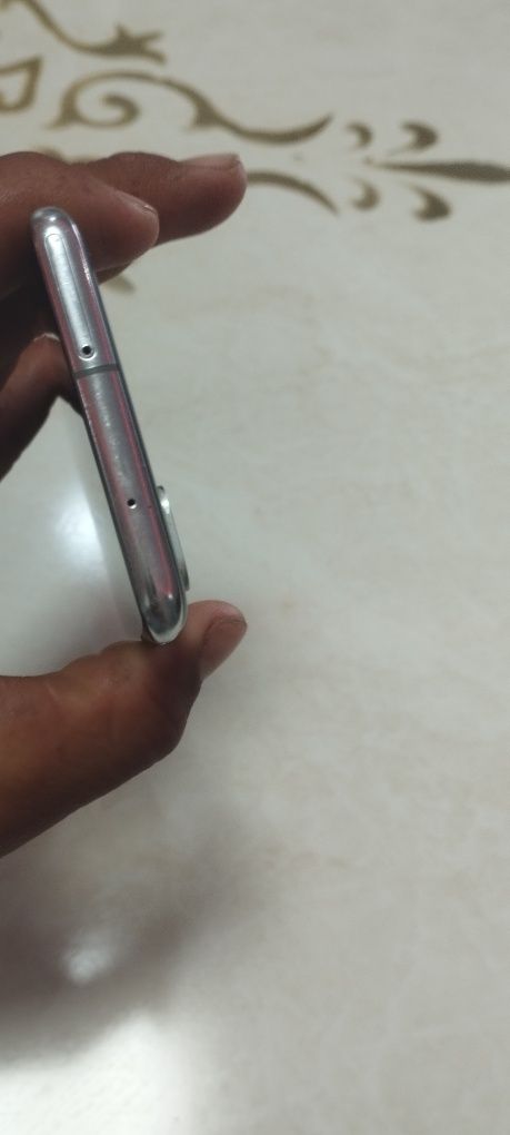 Samsung S20 5G holati zoʻr
