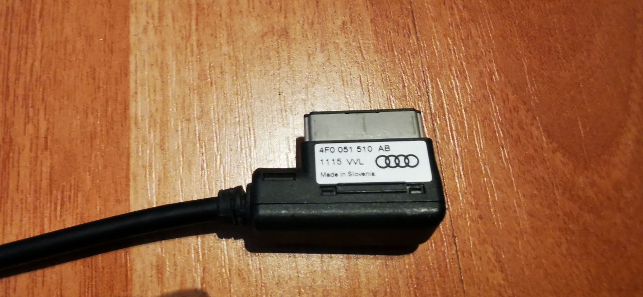 4f0 051510 ab Cablu Interfață USB Audi Audio Original