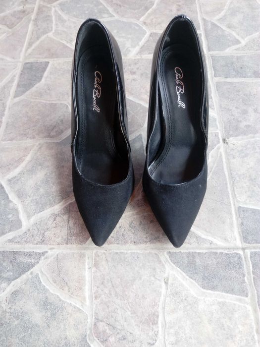 Черни обувки на ток