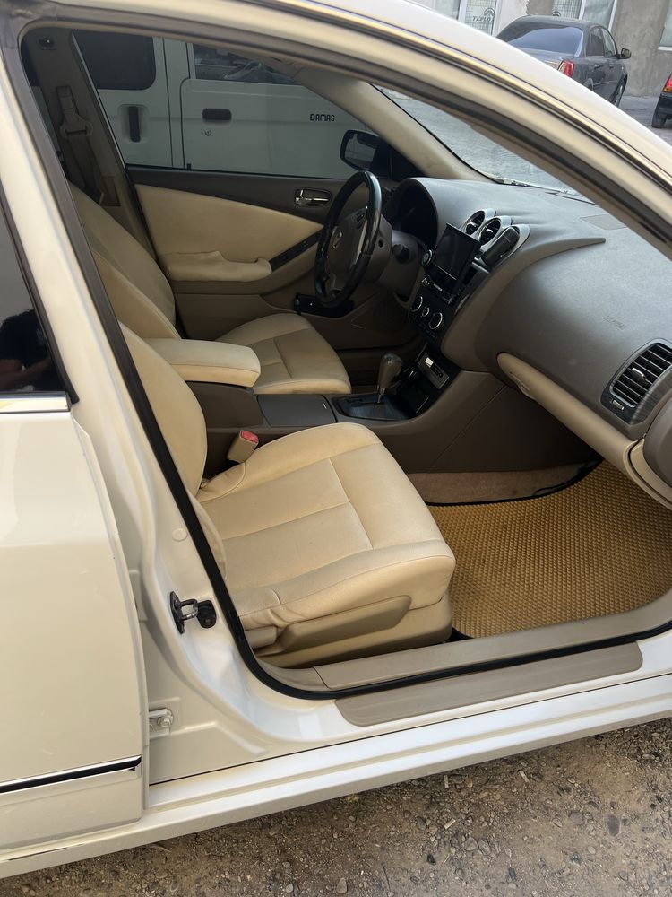 Nissan altima 2008