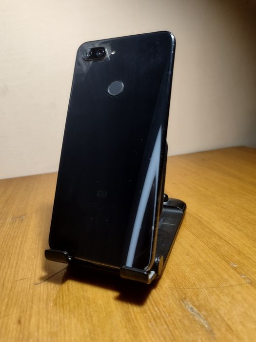 Mi 8 LITE sotiladi 64/4 lik