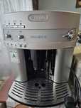 Vând aparat de cafea DeLonghi MAGNIFICA Clasa A energetica