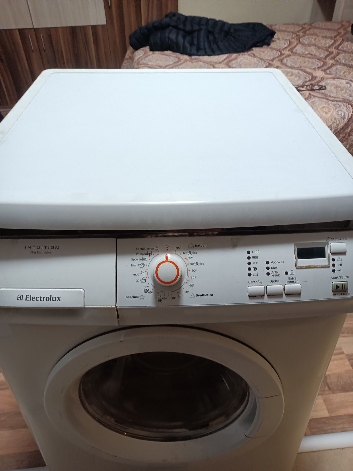 Пералня ELECTROLUX на части.