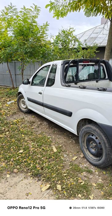 Vând Logan pick-up, 1,6 b, an 2010 sau schimb cu Logan 1,4 același an