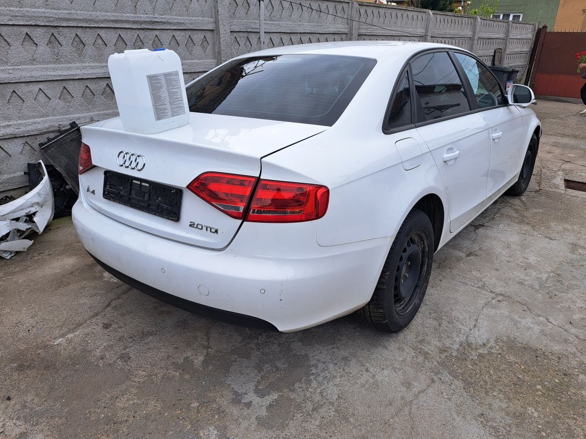 Audi a4 b8 2.0 tdi (avariat,lovit)