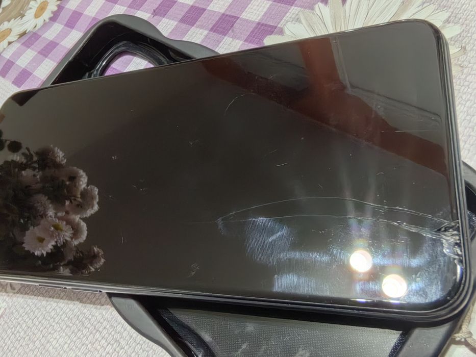 Vând telefon OPPO A53+ husa fluturas