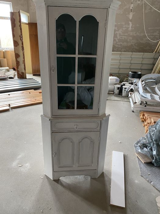 Corp vitrina tip coltar