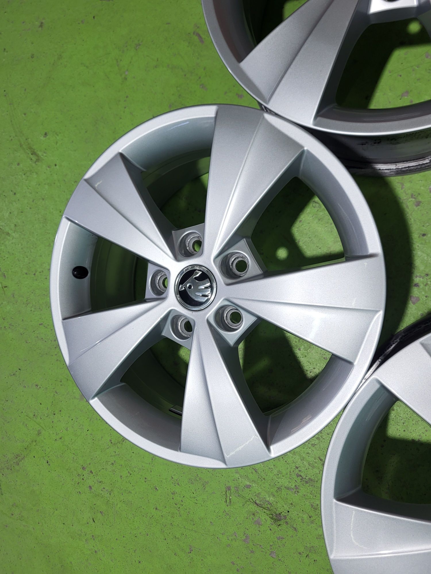 16 5x112 Skoda лети джанти 5х112 шкода