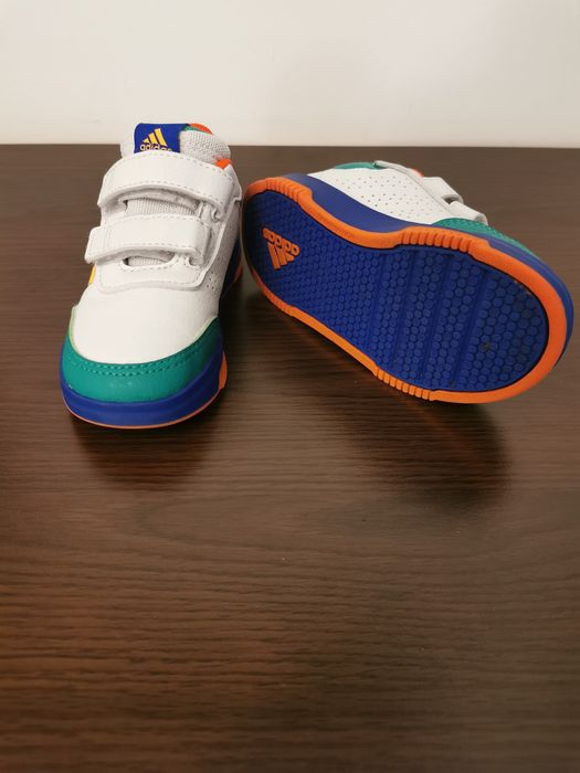 Маратонки адидас и найк